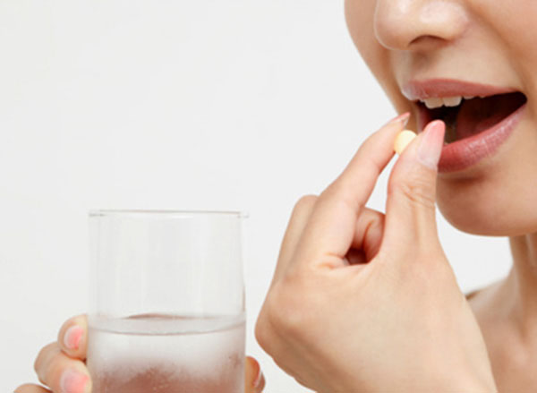 Alphachymotrypsin có hai cách dùng cơ bản đó chính là bằng đường uống và ngậm dưới lưỡi