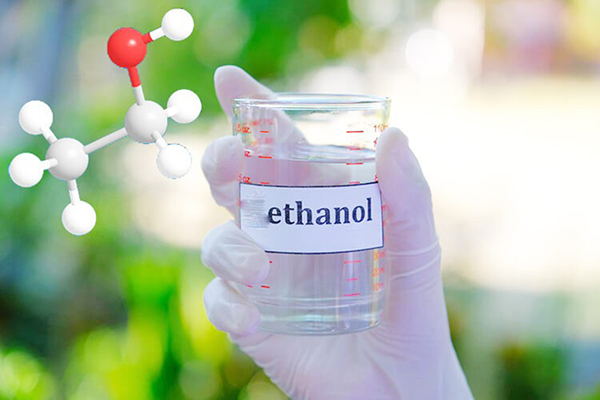 Ethanol có công thức hóa học là C2H6O hay C2H5OH