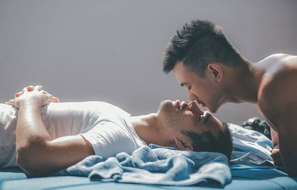Nếu một người nào đó thời trẻ bị lạm dụng tình dục bởi bất kỳ một người khác giới nào thì trong tiềm thức có thể họ sẽ nghĩ rằng tất cả bọn khác giới đều giống người này