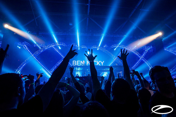 Trance dường như là dòng nhạc được ưa chuộng nhất trong EDM