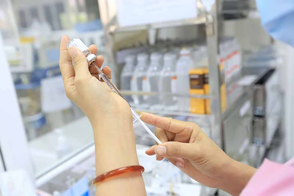 Sử dụng các hóa chất có tác dụng tiêu diệt các tế bào ung thư