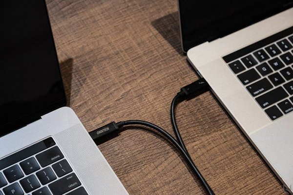 Tốc độ kết nối của Thunderbolt 3 chính là ưu điểm vượt trội của các thế hệ Thunderbolt