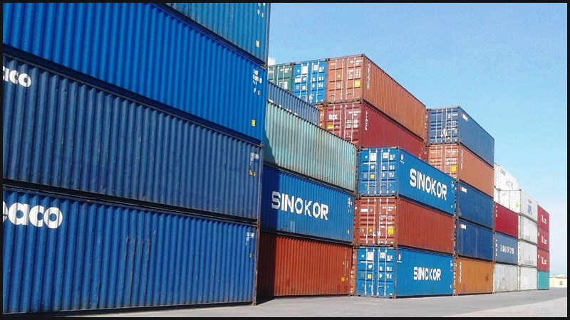 Container thường được mọi người gọi là Công ten nơ và được viết tắt là Cont