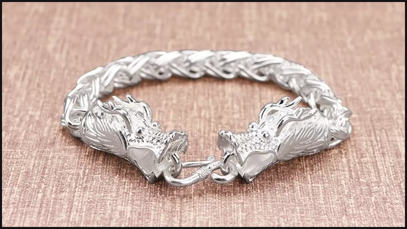 925 sẽ bị xỉn màu sau thời gian sử dụng nhưng có rất nhiều phương pháp làm trắng sáng lại bạc