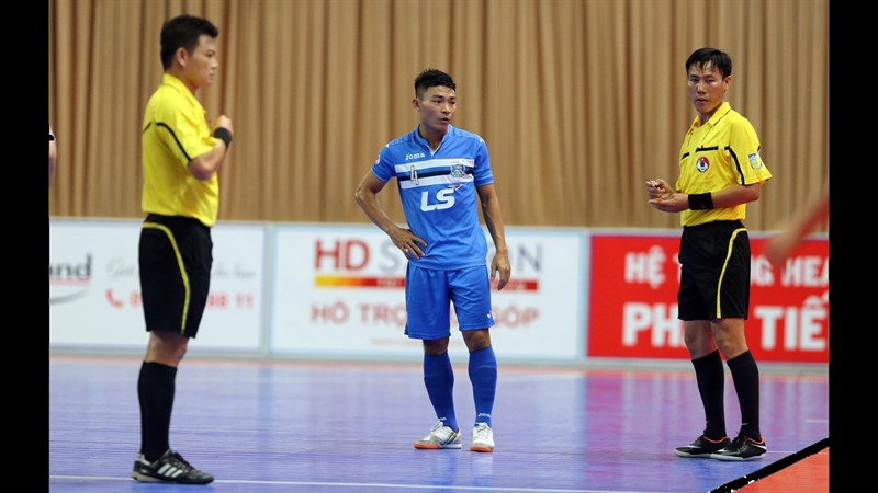 Trọng tài chính và trọng tài thứ 2