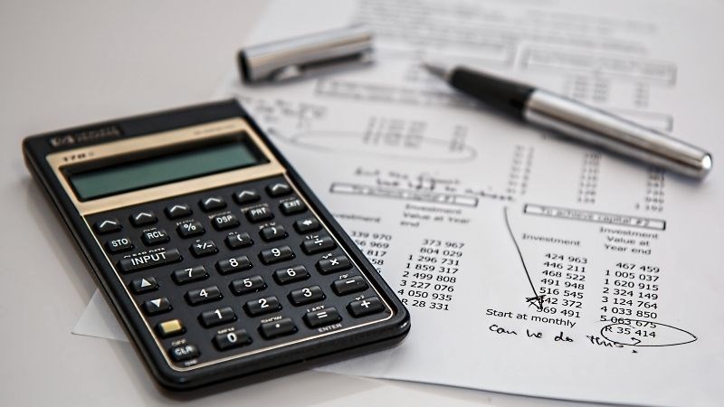 Budget (ngân sách) là một bản kế hoạch chi tiết, thể hiện số tiền của một doanh nghiệp hoặc cá nhân