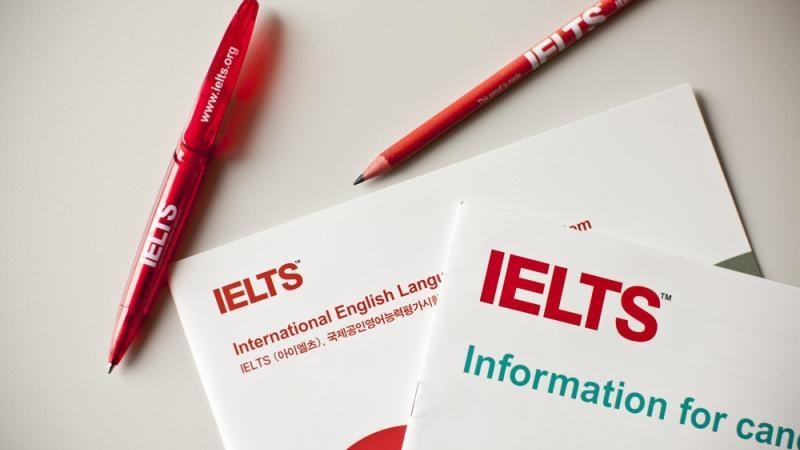 IELTS là gì? Phân biệt TOEIC, TOEFL và những điều cần biết với mỗi kỳ thi