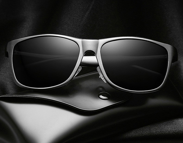 Mắt kính Polarized là loại mắt kính có khả năng chống chói tốt