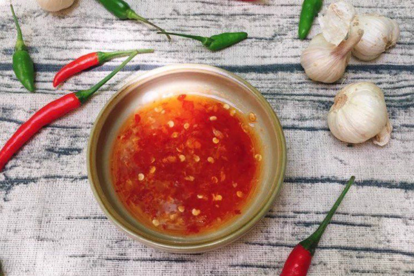 Nước mắm truyền thống giúp khử mùi tanh, hôi rất tốt