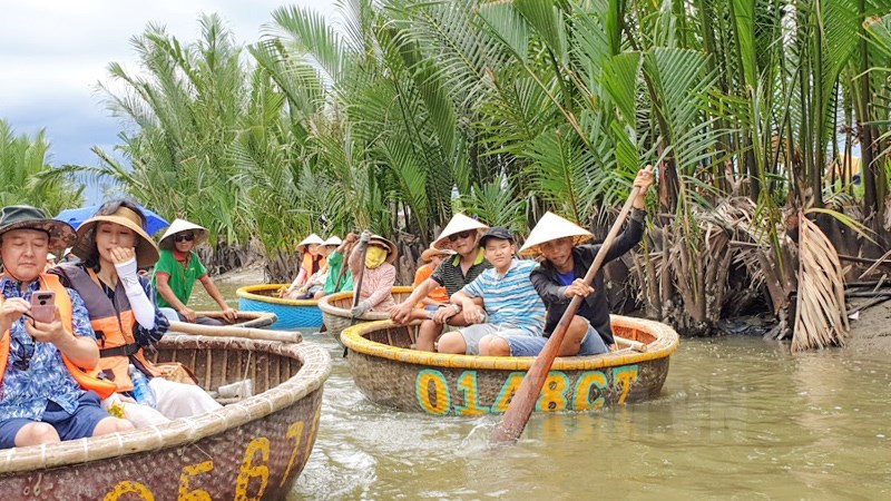 Trải nghiệm cuộc sống địa phương