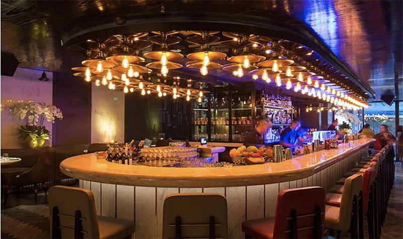 Qui Lounge