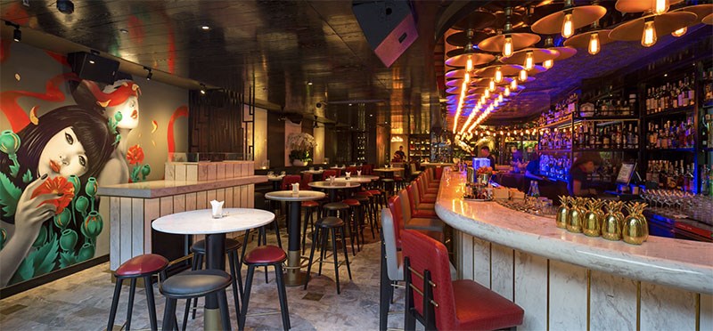 Qui Lounge