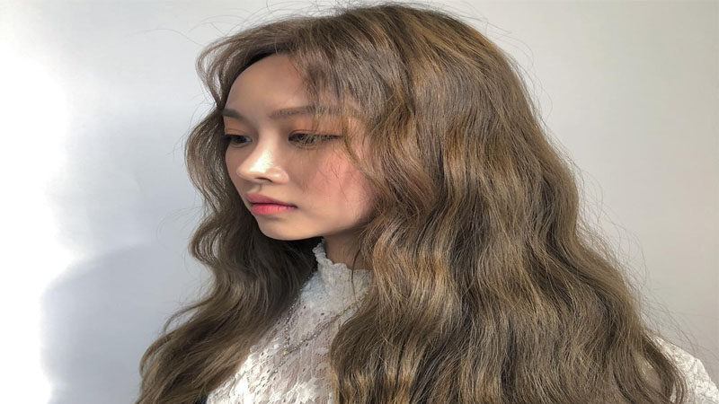 Màu tóc nâu rêu đậm