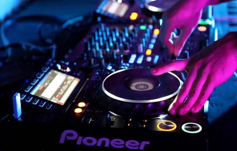 Khái niệm DJ là gì?
