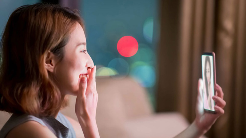 Chia sẻ với người thân về lịch trình chuyến đi của bạn