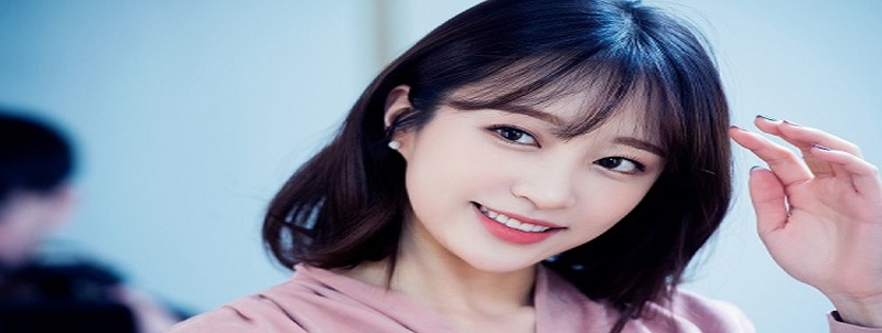 Tóc mái thưa đẹp cho trán ngắn