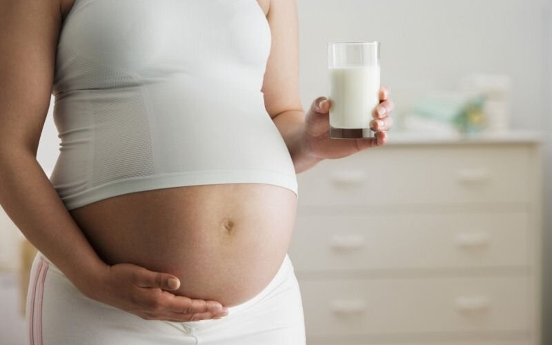 Bổ sung sữa giàu axit folic cho mẹ bầu