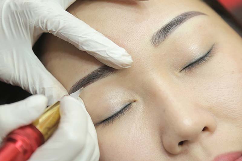 Một số câu hỏi liên quan đến điêu khắc chân mày