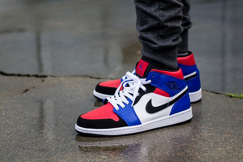 Giày sneaker dáng Mid Top - cổ bình thường