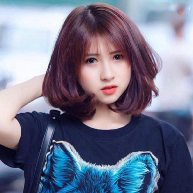 Tóc ngang vai mái thưa cho mặt tròn