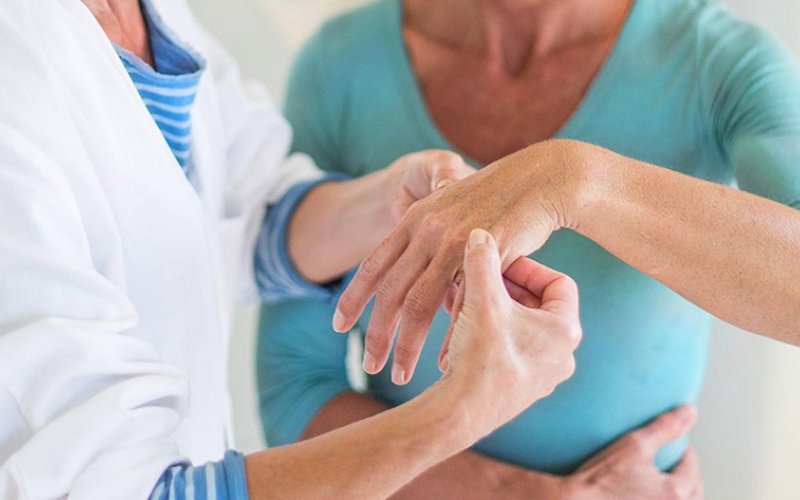 Khám và điều trị kịp thời bệnh viêm khớp dạng thấp