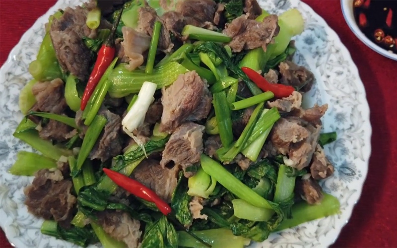 Cải thìa xào thịt bò