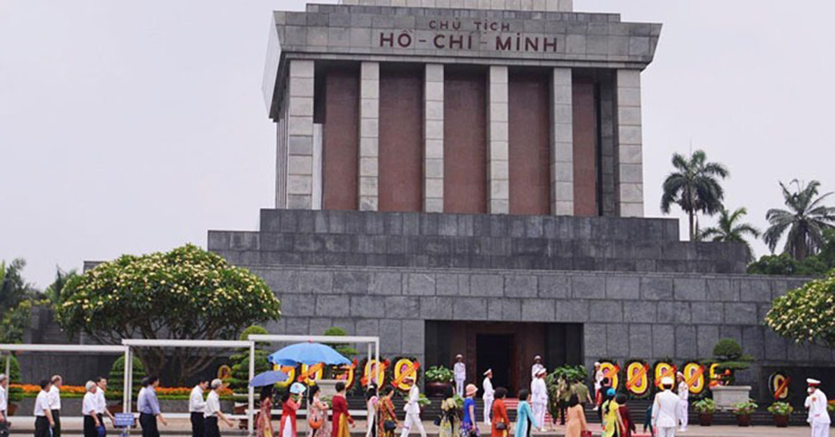 Cảm nhận khổ 3 bài Viếng lăng Bác của nhà thơ Viễn Phương
