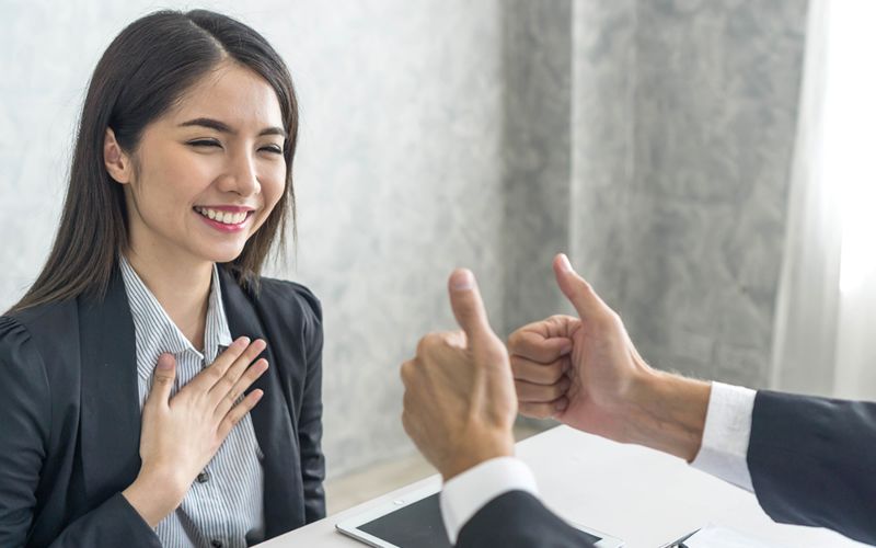 Hãy dành lời khen, lời động viên cho nhau