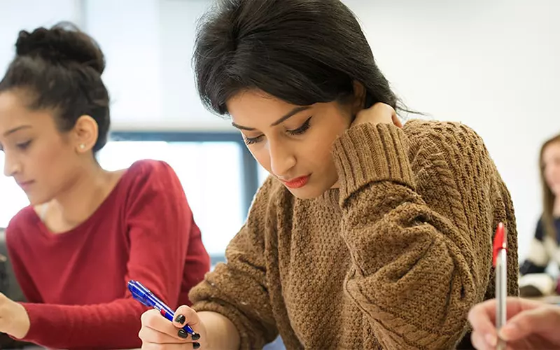 Nên đăng ký thi IELTS vào tháng nào?
