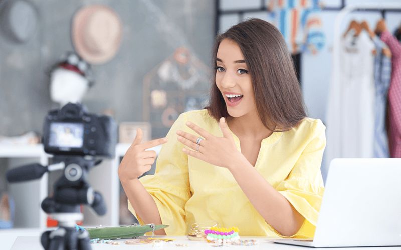 KOC tự bỏ tiền và trực tiếp trải nghiệm sản phẩm
