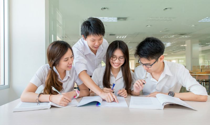Đặc điểm của chương trình đào tạo theo niên chế