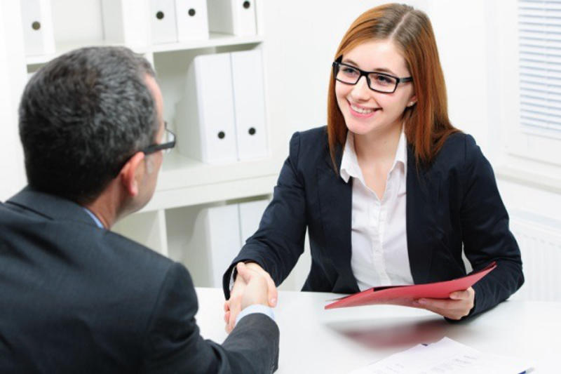 Sự khác biệt giữa junior và senior là gì?