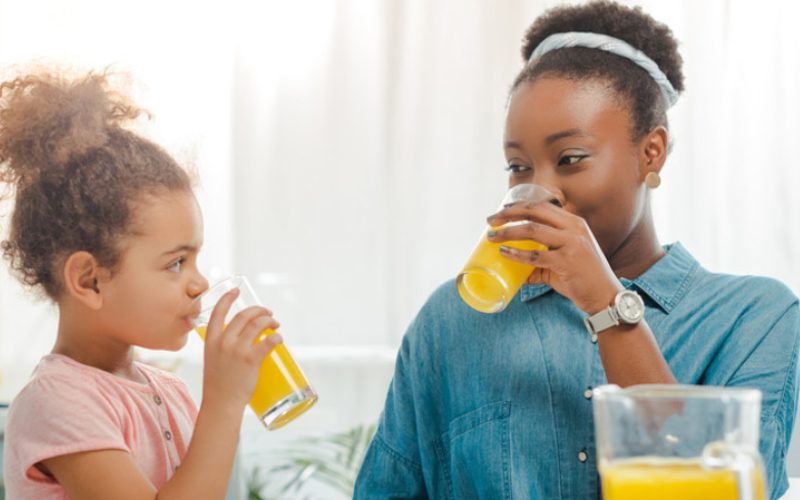 Sử dụng thức uống chứa vitamin C
