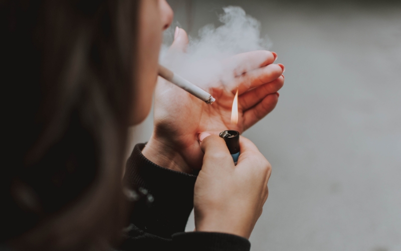 Thói quen hút thuốc