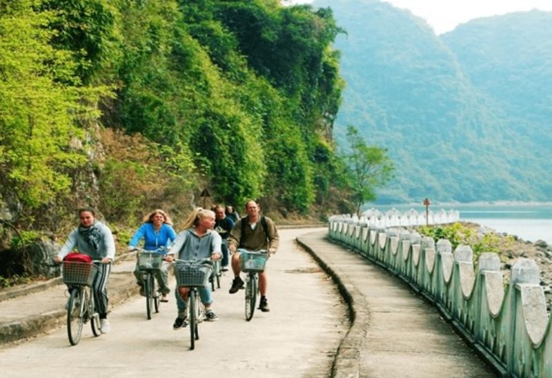 Du lịch sinh thái được nhiều người lựa chọn Du lịch sinh thái được nhiều người lựa chọn