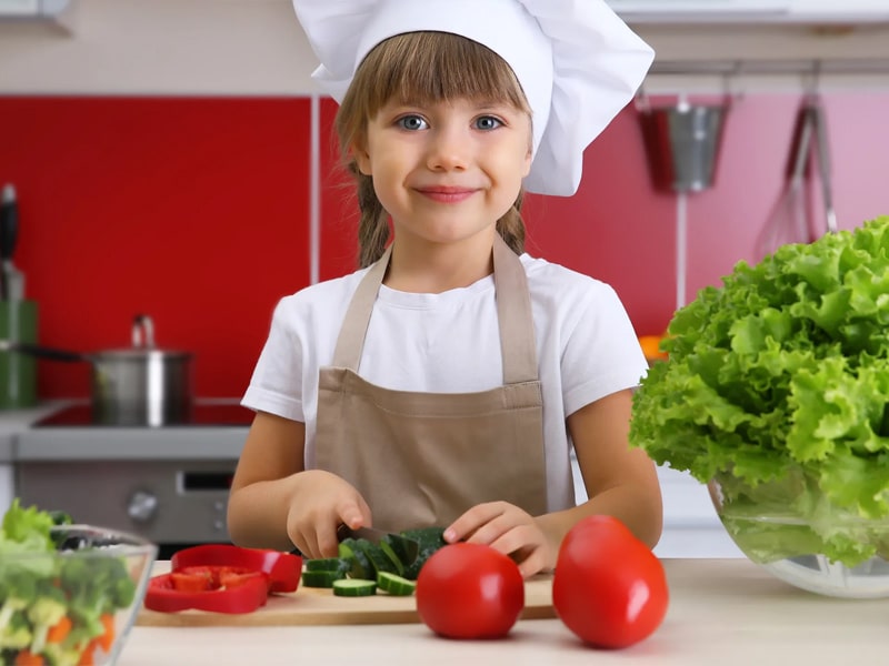 Trẻ em nên biết cách nấu những món ăn đơn giản