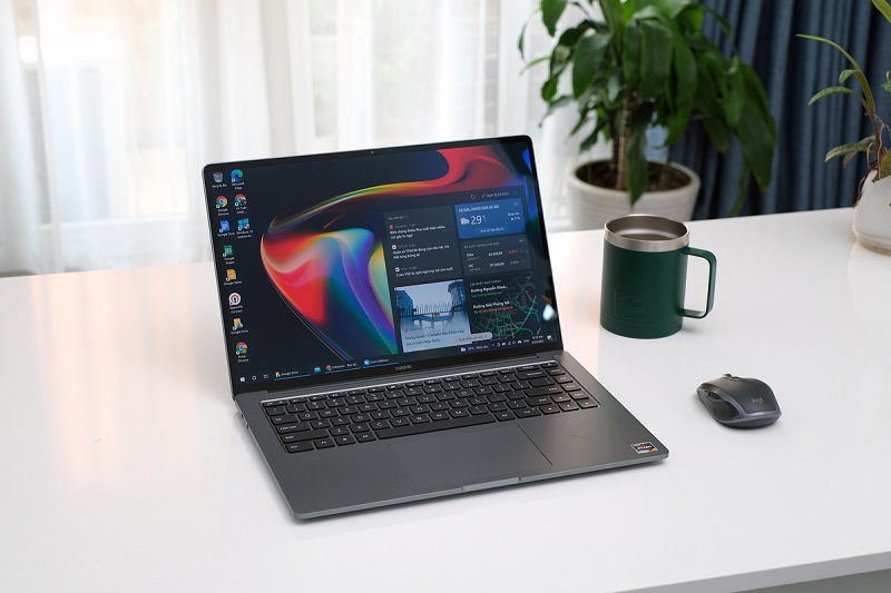 Laptop sử dụng màn hình OLED