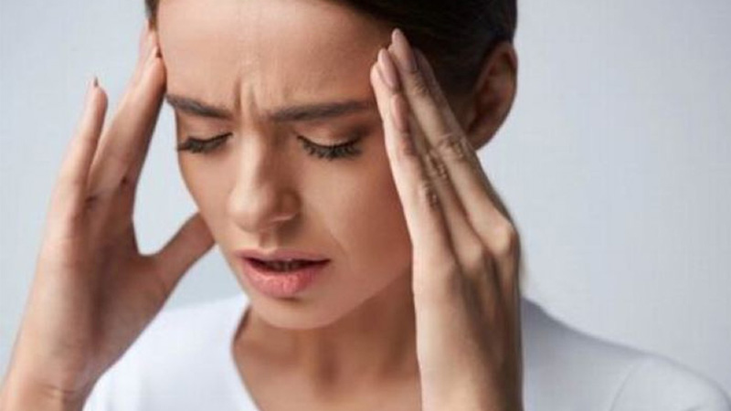 Đau đầu là triệu chứng hay gặp khi mắc bệnh loạn thị