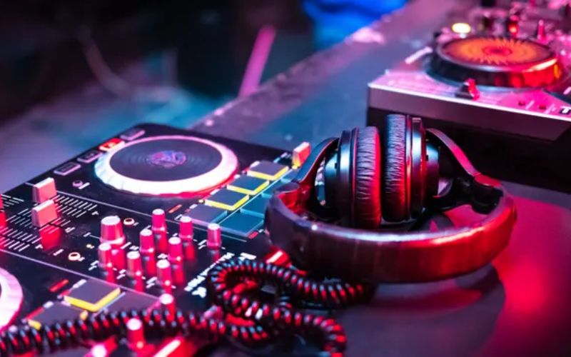 Techno music