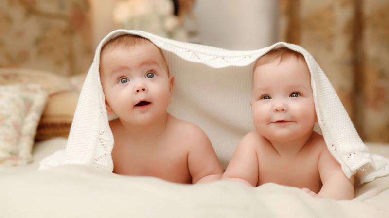Người vợ sử dụng các loại thuốc kích thích rụng trứng dễ dẫn đến mang đa thai làm cho mẹ dễ sinh non