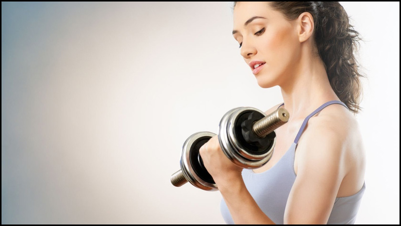 Một bài tập cardio với tạ được nhiều người tập luyện đó là tạ tay