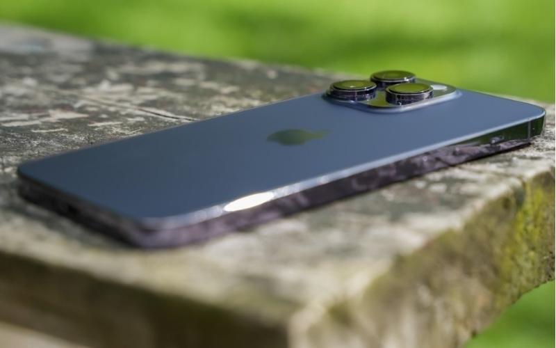 Khung viền iPhone 14 Pro Max được làm bằng thép