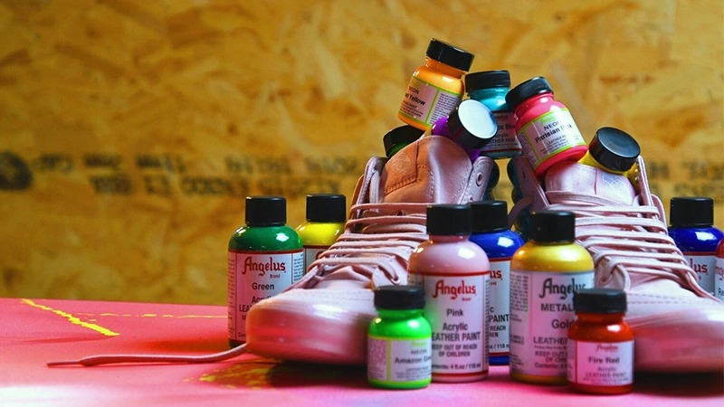 Màu vẽ Angelus hoặc Acrylic