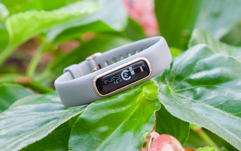 Vòng đeo tay thông minh Garmin Vivosmart 4 dây silicone