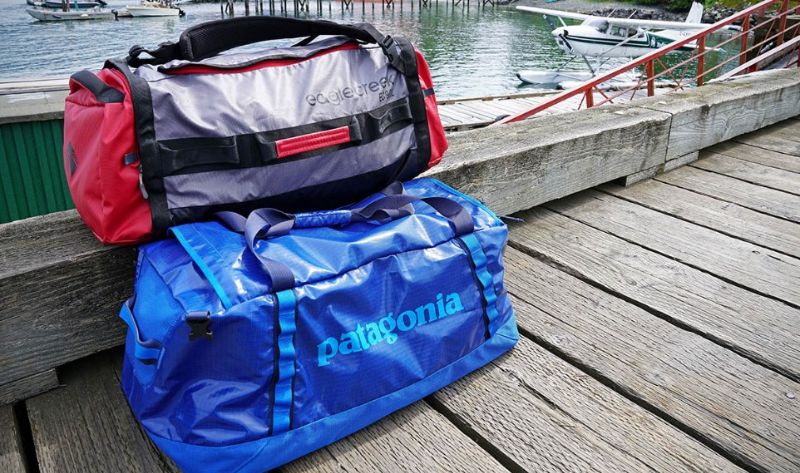 Kiểu dáng Duffle bag biến tấu thuận lợi cho việc di chuyển Kiểu dáng Duffle bag biến tấu thuận lợi cho việc di chuyển