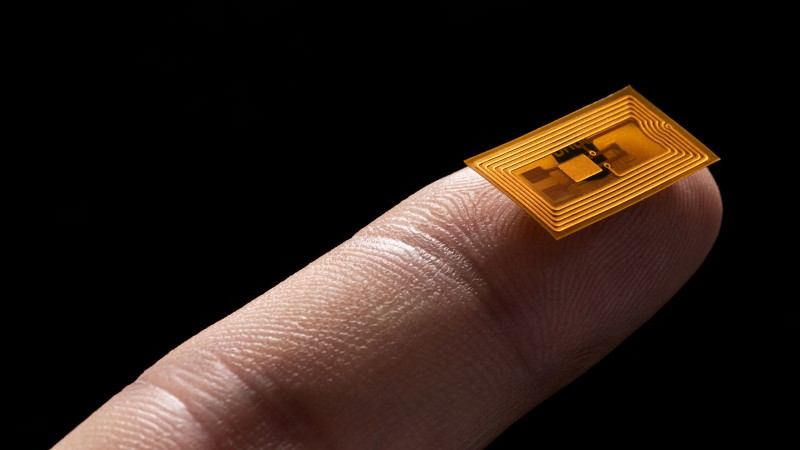 NFC hoạt động dựa trên nguyên lý nào?
