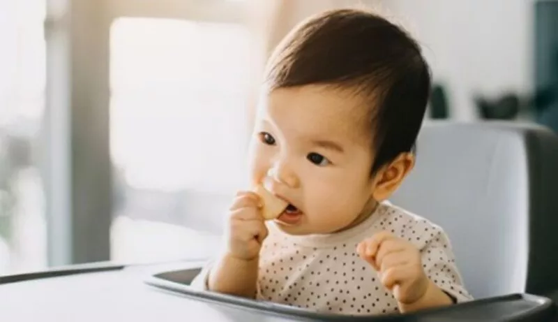 Giúp bé tập ăn nhanh chóng