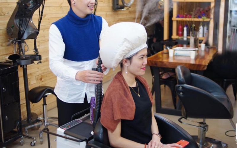 Bổ sung Keratin cho tóc bằng cách phủ trực tiếp Keratin