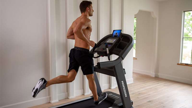 Cardio cường độ cao bao gồm nhiều bài tập cường độ cao kết hợp lại
