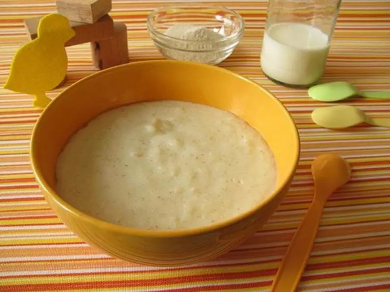 Ý kiến không nên cho con ăn bột ăn dặm